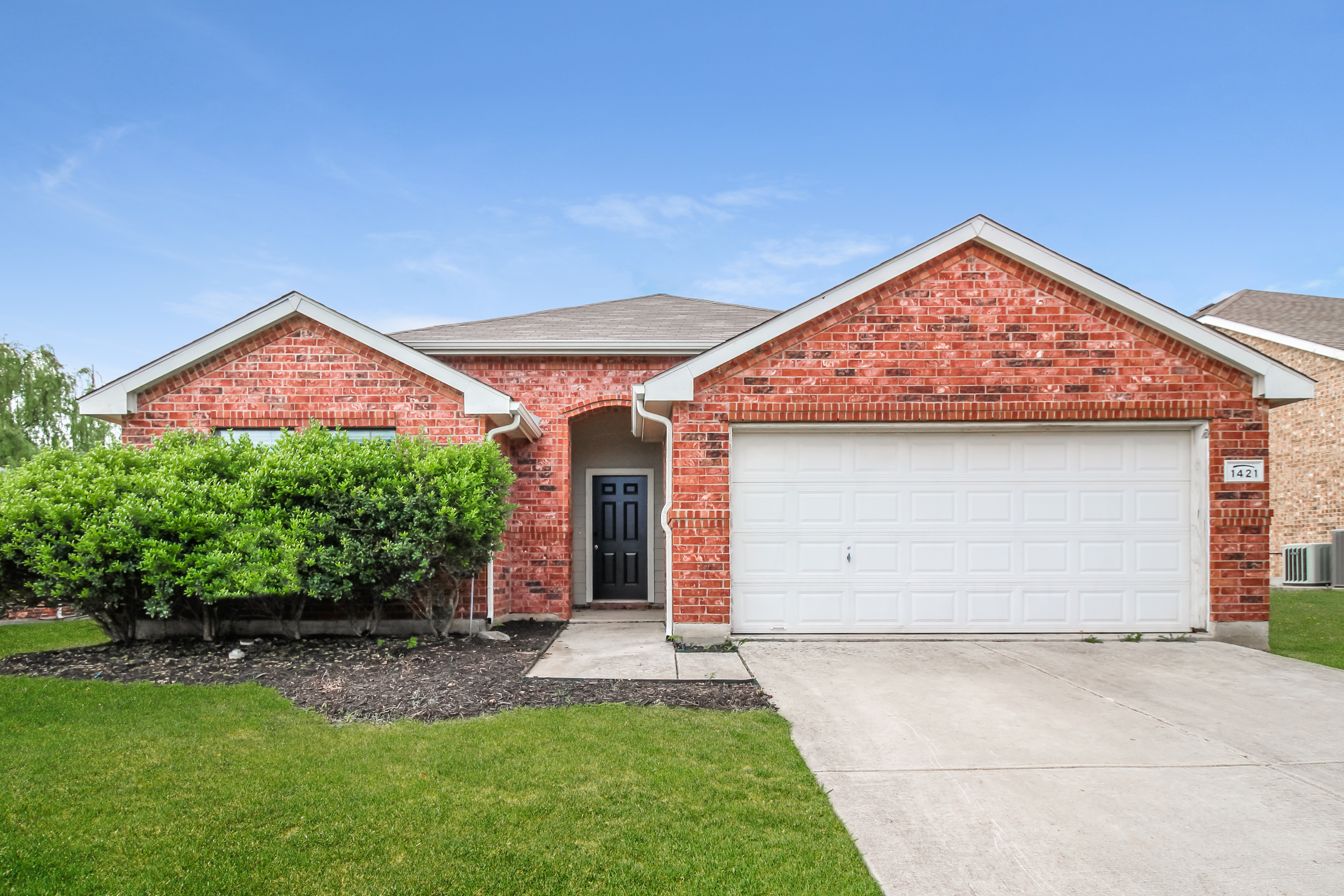 1421 EUFEMIA DR DENTON, TX 76207